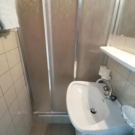 Haus Gruber شقة