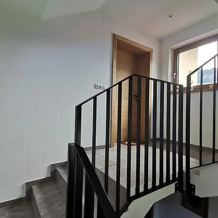 Haus Gruber アパート *